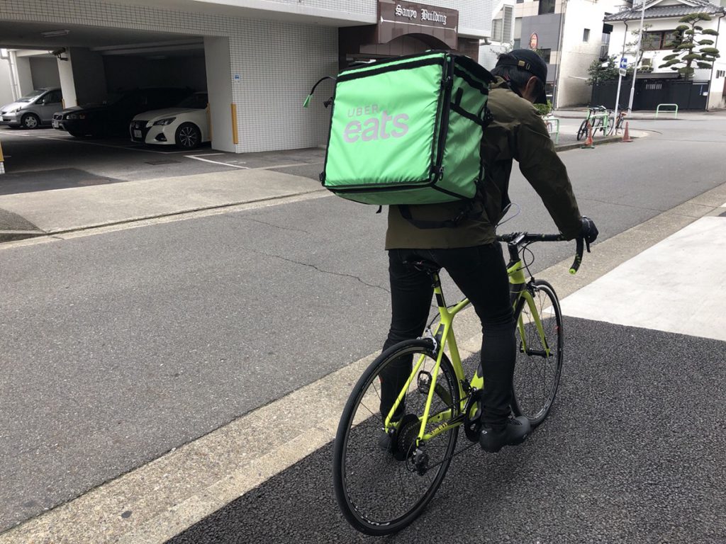 ウーバーイーツ